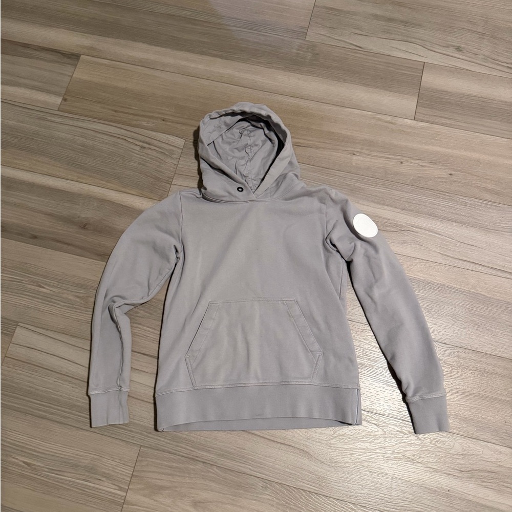 Women’s Canada Goose lavender Sweater